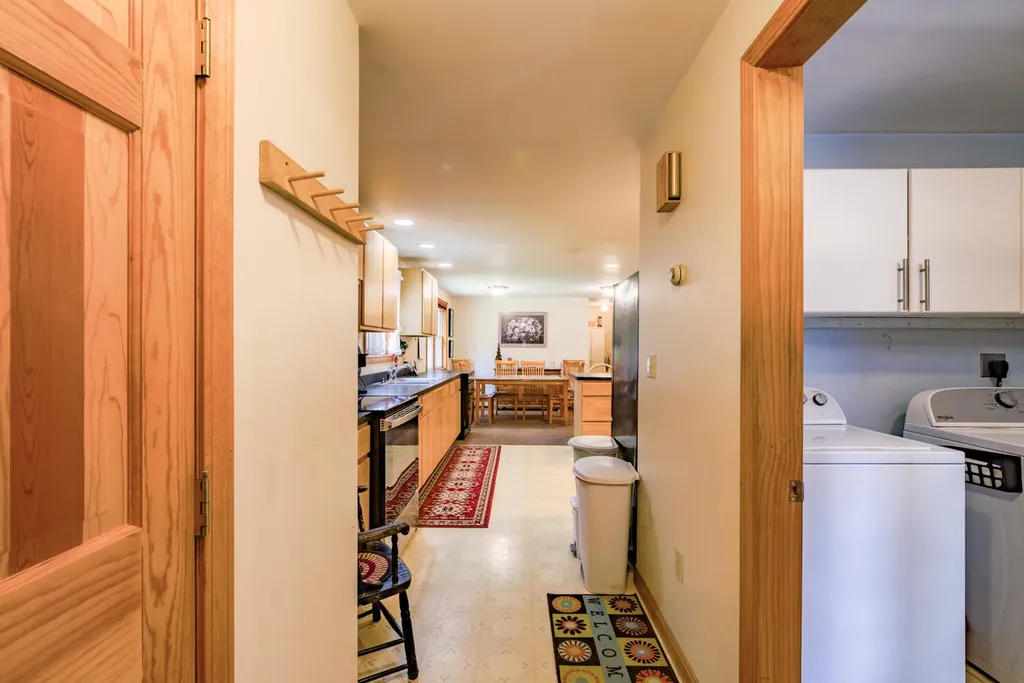 56 Gross Neck Road Waldoboro ME 04572