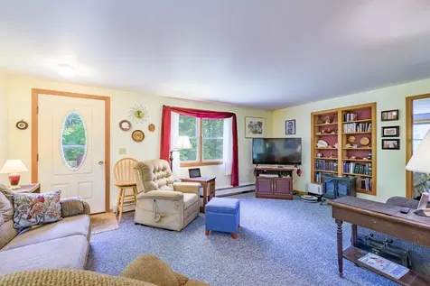 56 Gross Neck Road Waldoboro ME 04572