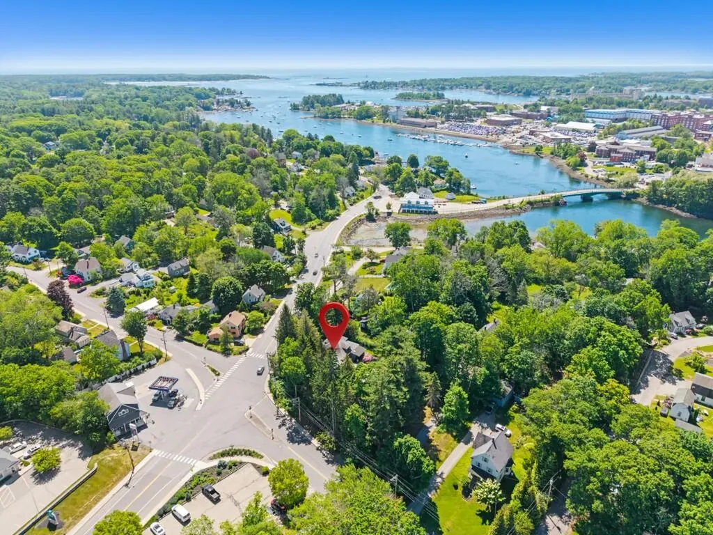 52 Whipple Road Kittery ME 03904