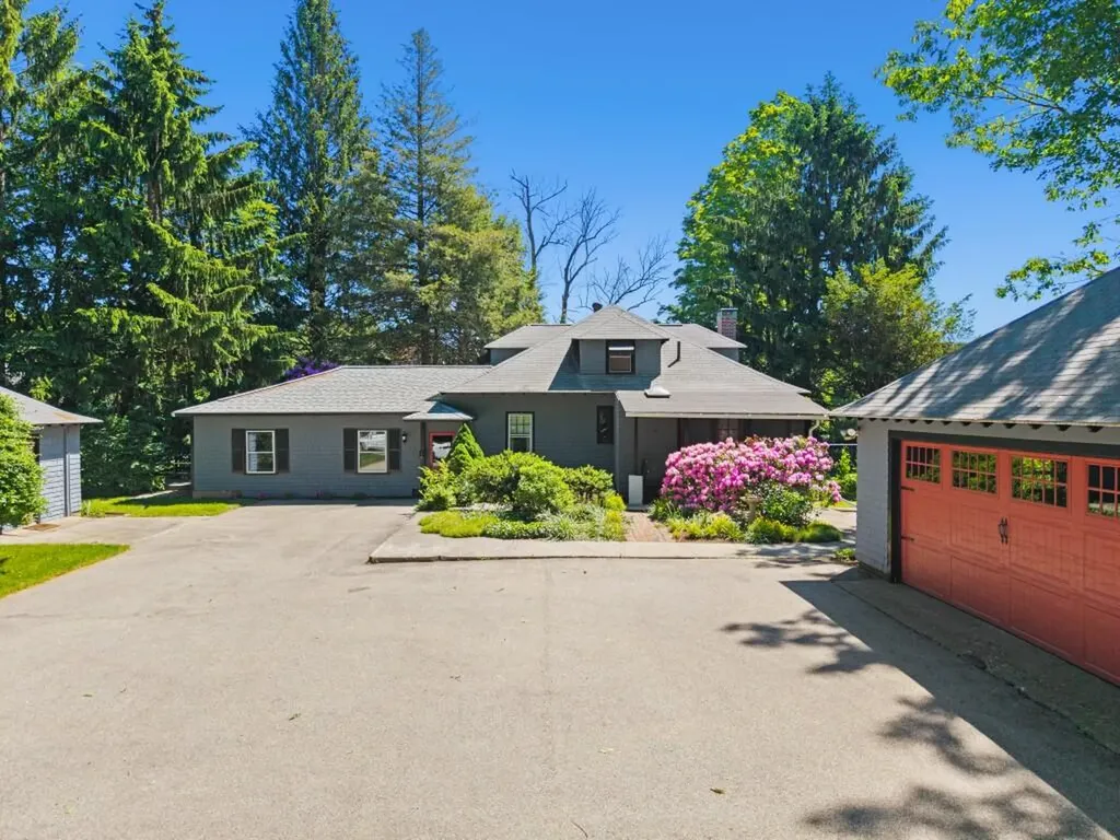 52 Whipple Road Kittery ME 03904