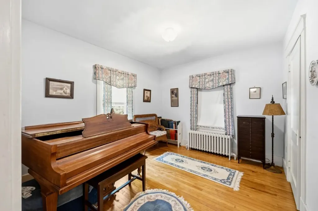 52 Whipple Road Kittery ME 03904