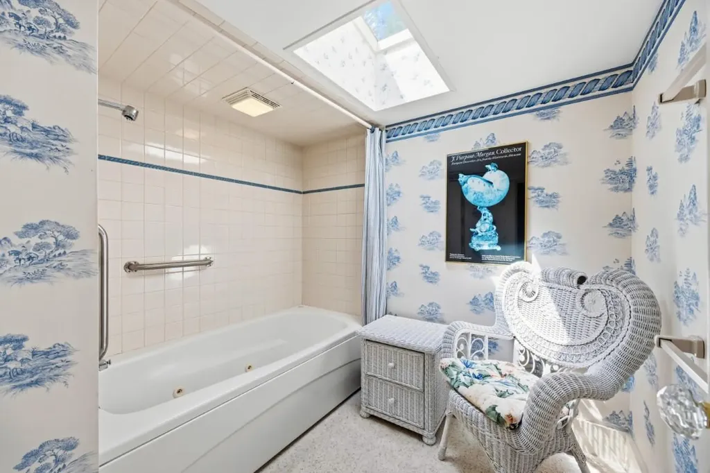 52 Whipple Road Kittery ME 03904