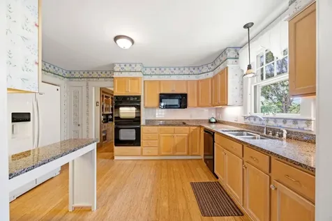 52 Whipple Road Kittery ME 03904