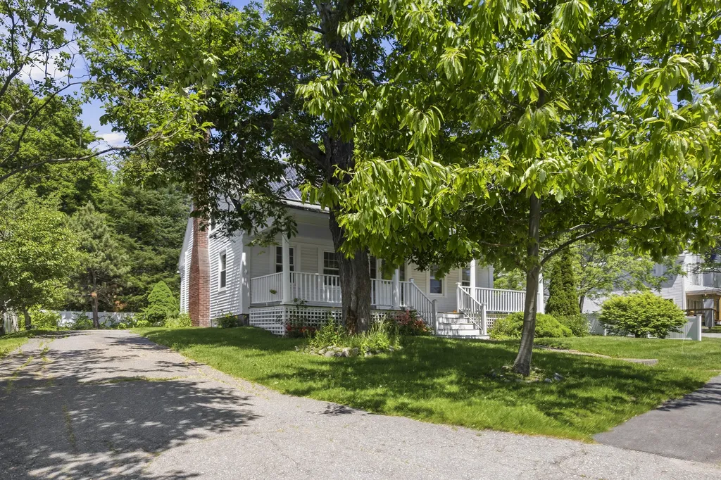 8 Mills Road Newcastle ME 04553
