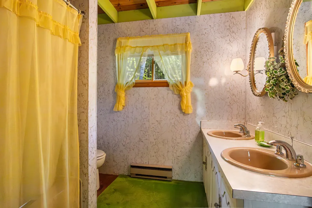 121 Ridgeway Circle Waterboro ME 04061