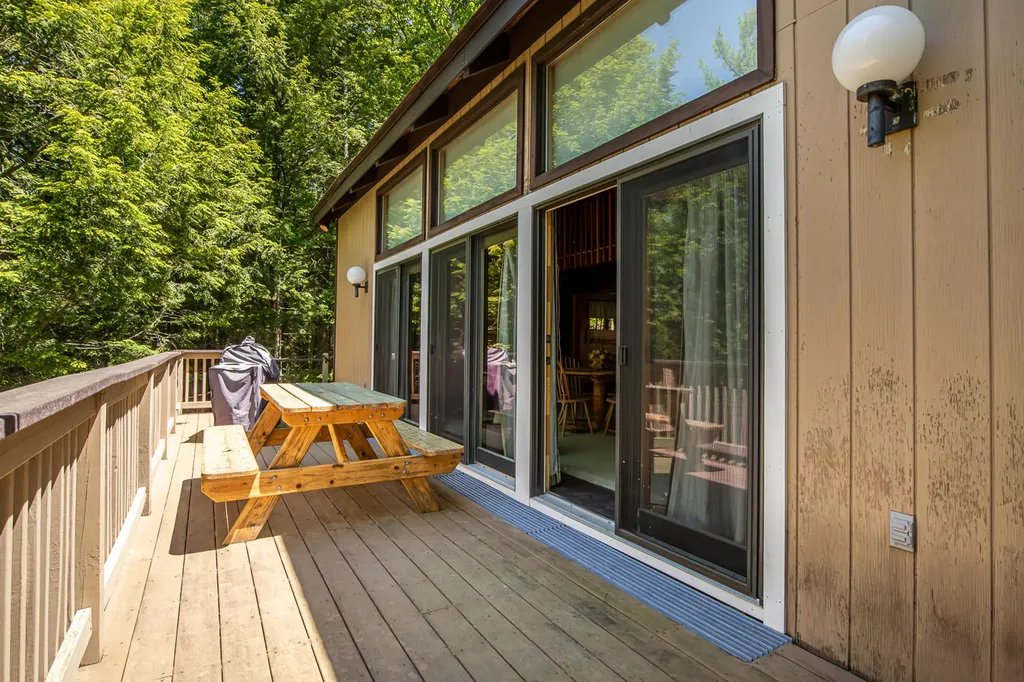 121 Ridgeway Circle Waterboro ME 04061