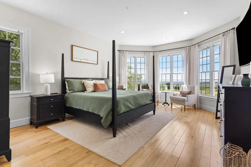 25 Browns Avenue Sedgwick ME 04676