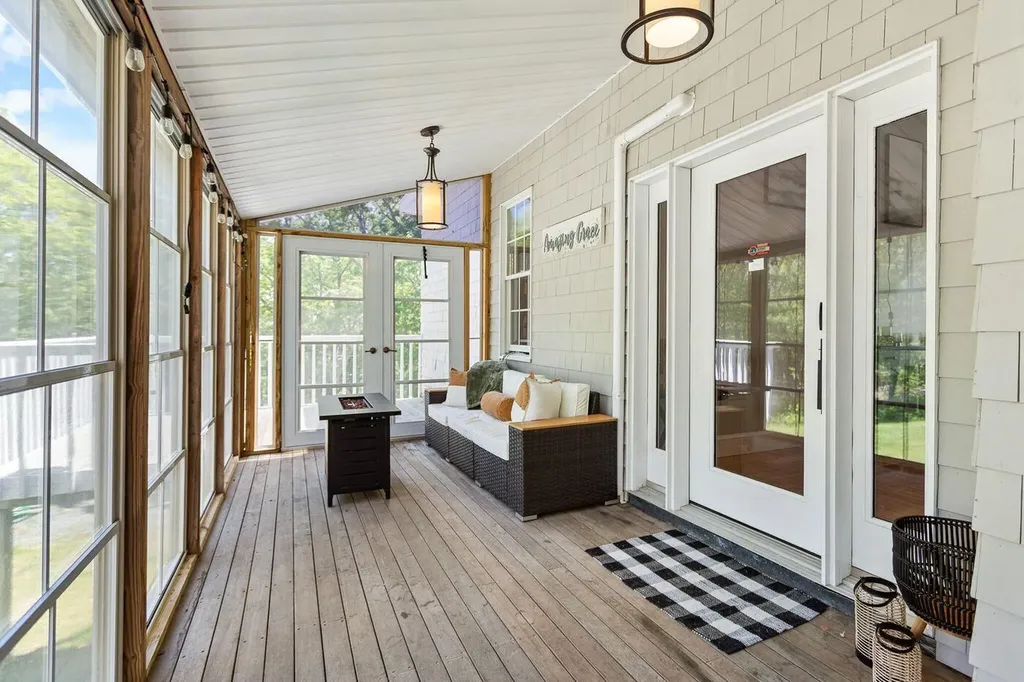 25 Browns Avenue Sedgwick ME 04676