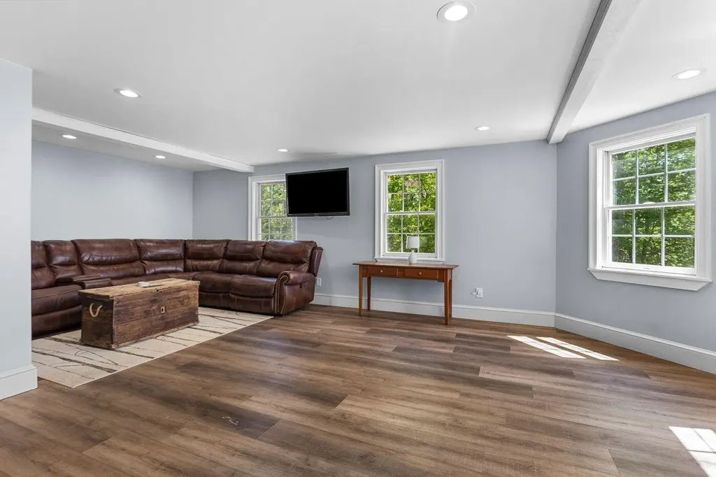 25 Browns Avenue Sedgwick ME 04676
