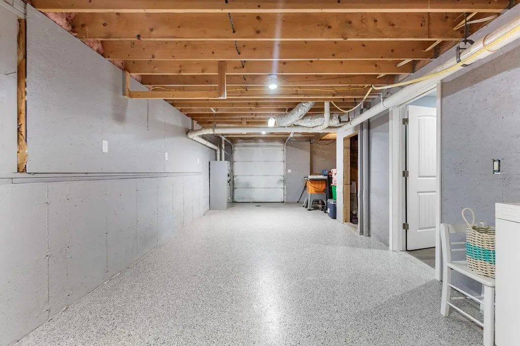 25 Browns Avenue Sedgwick ME 04676