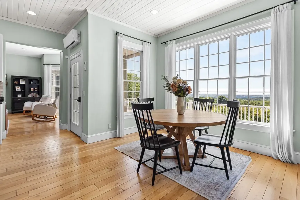 25 Browns Avenue Sedgwick ME 04676