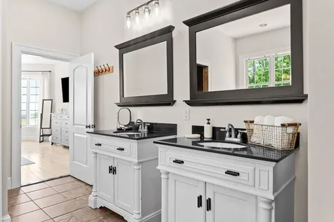 25 Browns Avenue Sedgwick ME 04676