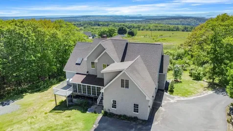25 Browns Avenue Sedgwick ME 04676