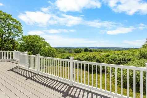 25 Browns Avenue Sedgwick ME 04676