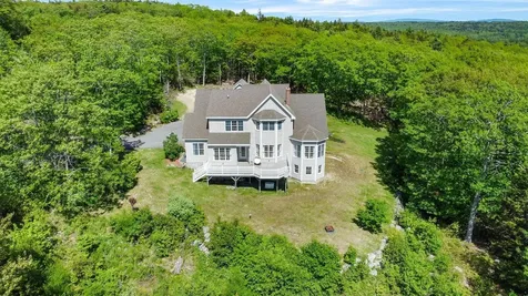 25 Browns Avenue Sedgwick ME 04676