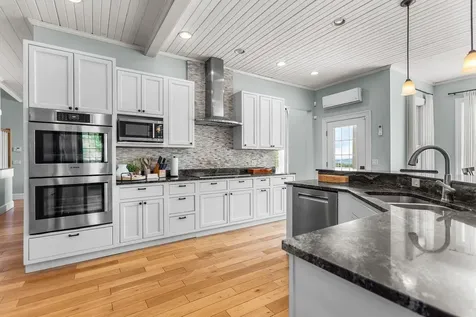 25 Browns Avenue Sedgwick ME 04676