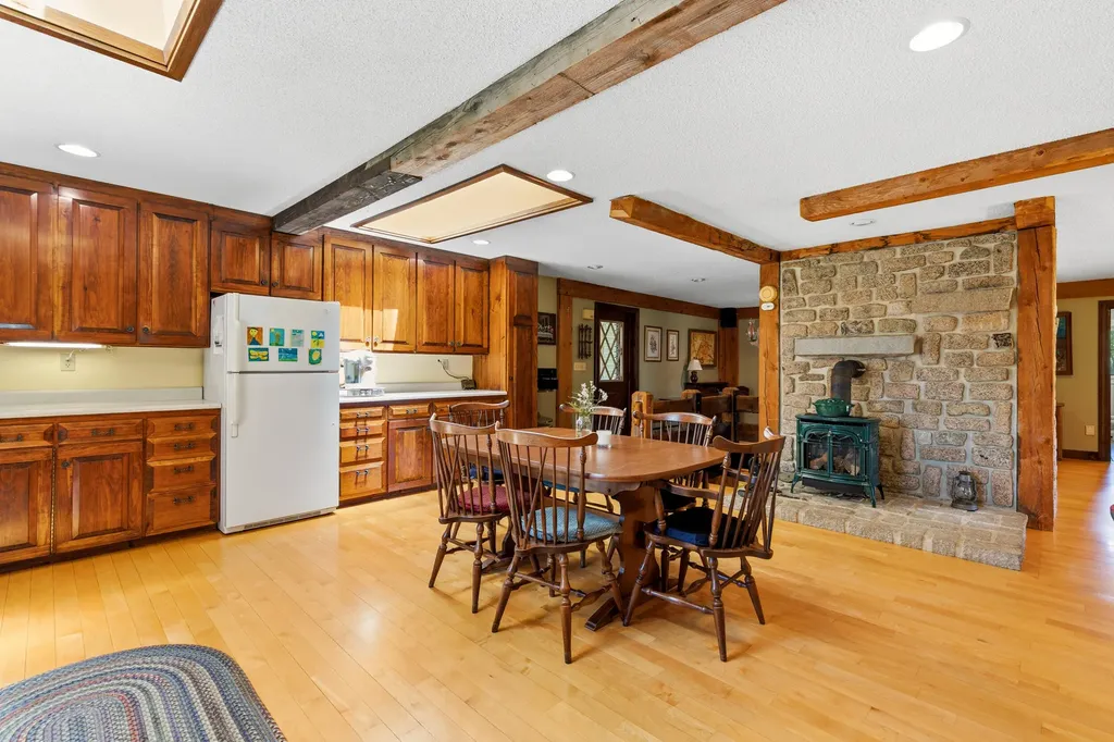 501 Mere Point Road Brunswick ME 04011