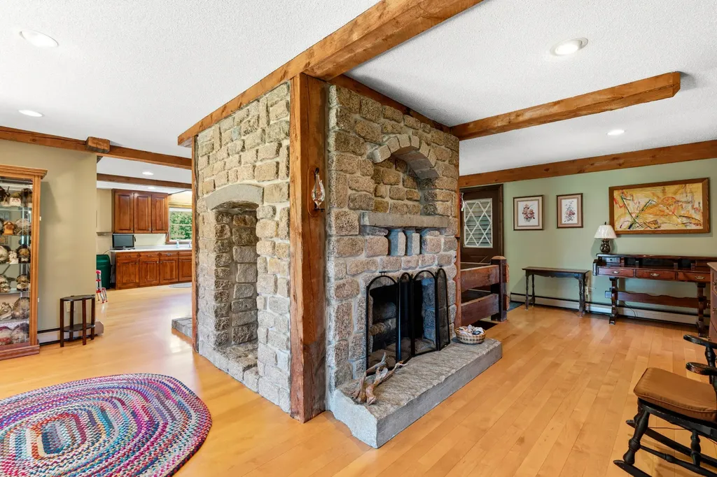 501 Mere Point Road Brunswick ME 04011