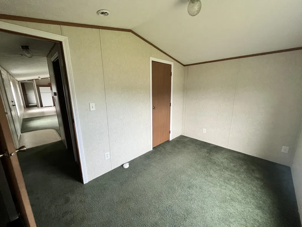 25 Lorna Lane Glenburn ME 04401