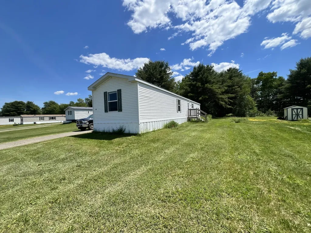 25 Lorna Lane Glenburn ME 04401