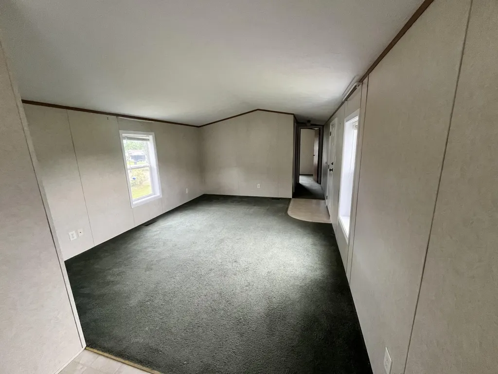 25 Lorna Lane Glenburn ME 04401
