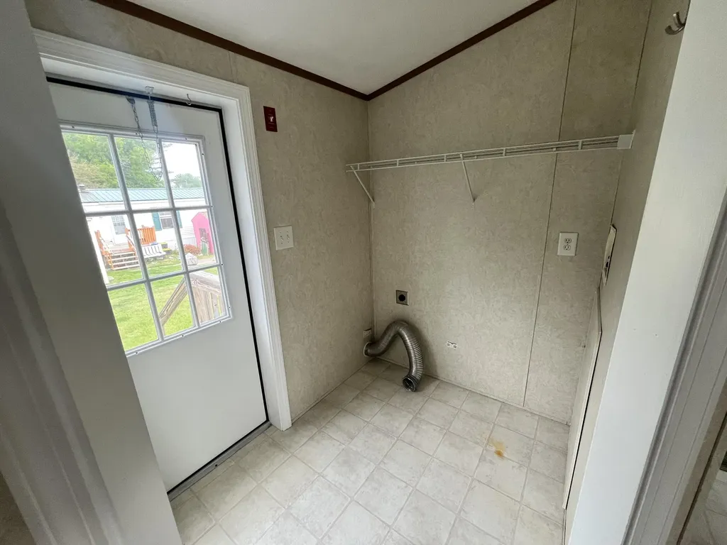 25 Lorna Lane Glenburn ME 04401