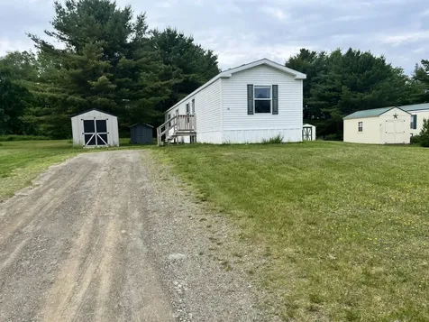 25 Lorna Lane Glenburn ME 04401