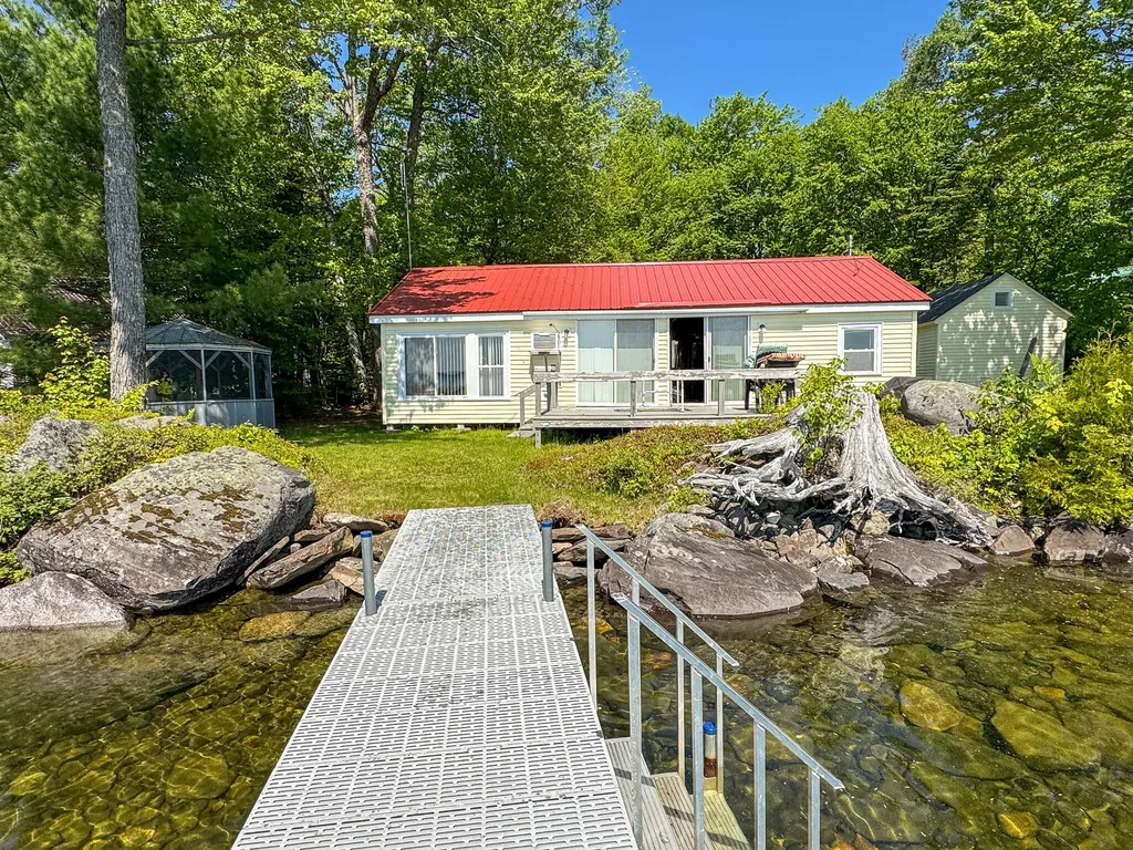 20 Hemlock Drive Lake View Plt ME 04414