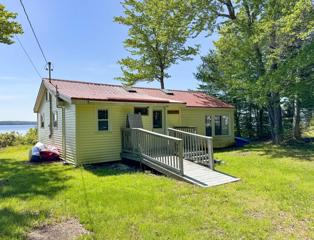 20 Hemlock Drive Lake View Plt ME 04414