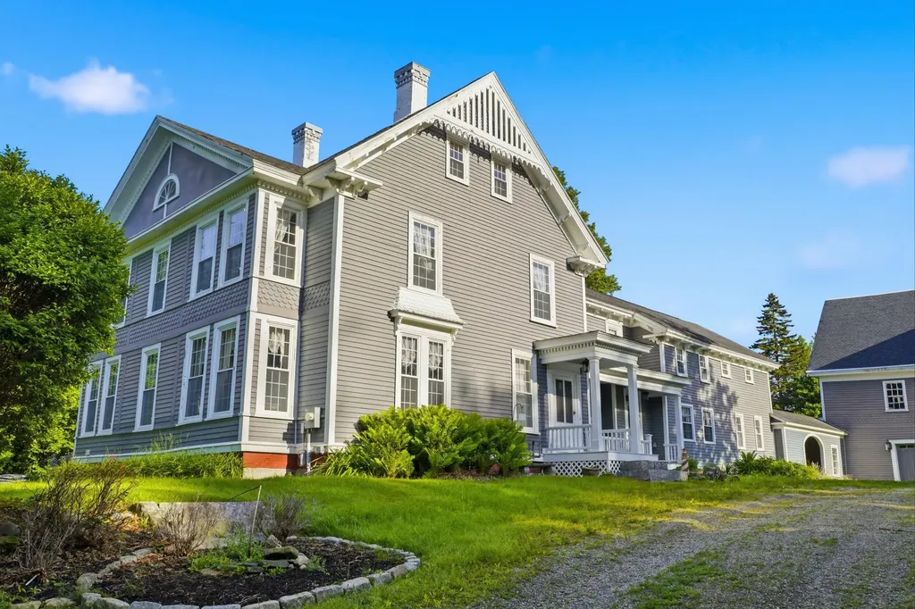 126 E Main Street Searsport ME 04974