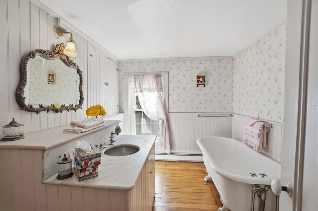 126 E Main Street Searsport ME 04974