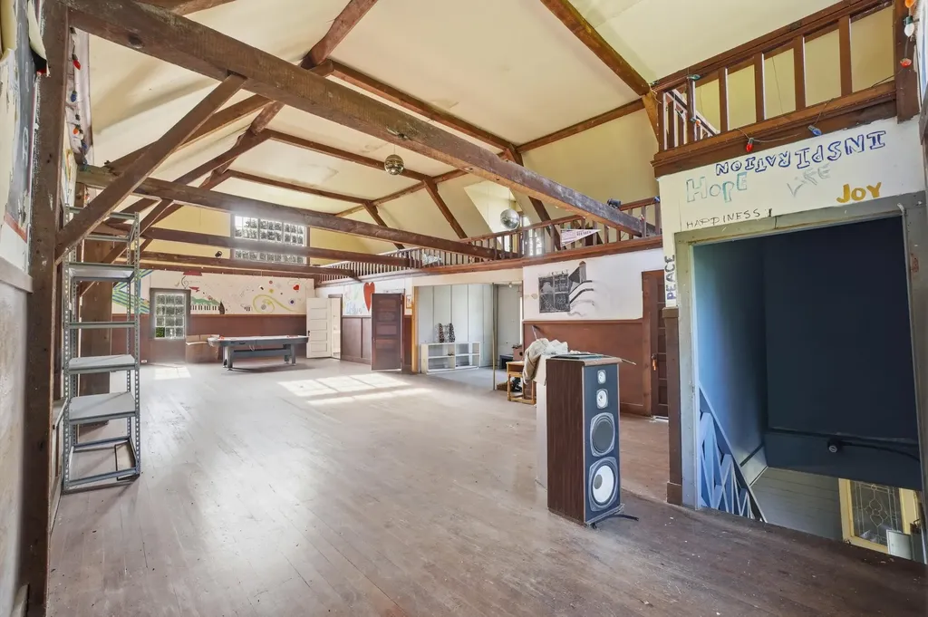 126 E Main Street Searsport ME 04974