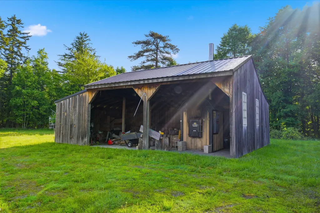 126 E Main Street Searsport ME 04974