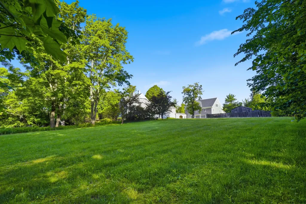 126 E Main Street Searsport ME 04974