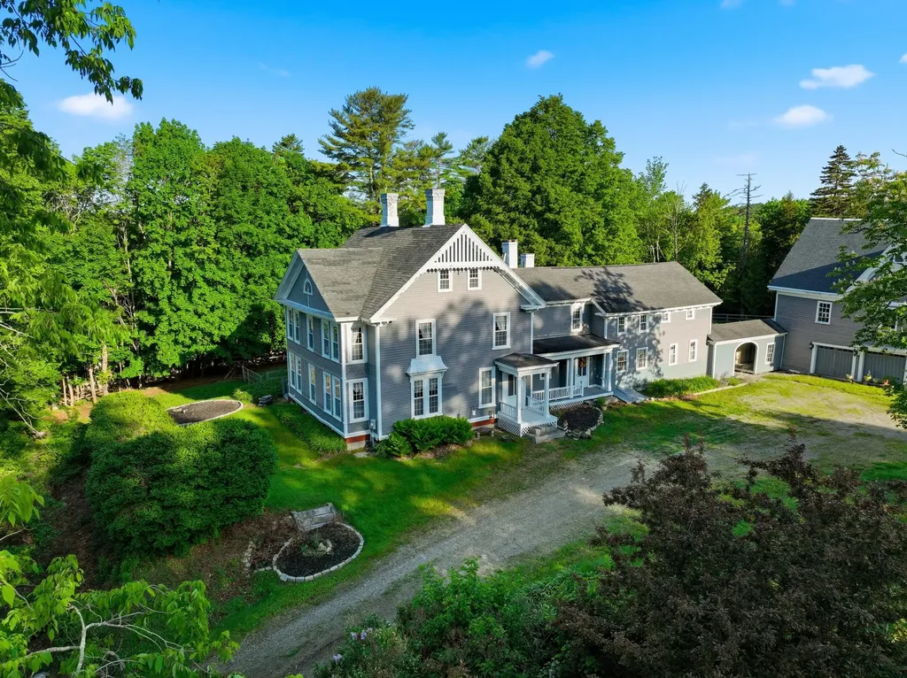 126 E Main Street Searsport ME 04974