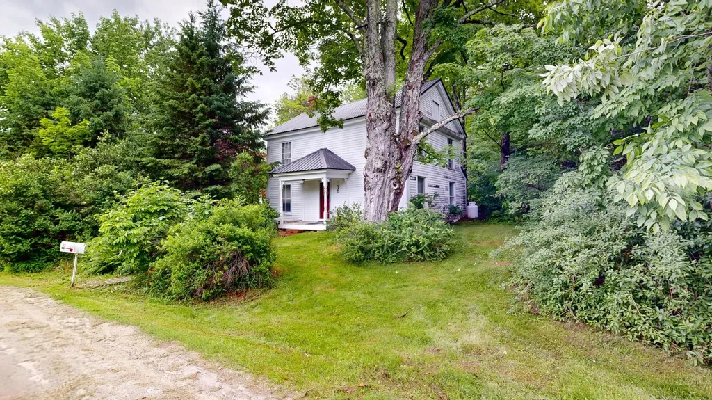 10 Picnic Hill Road Albany Twp ME 04217