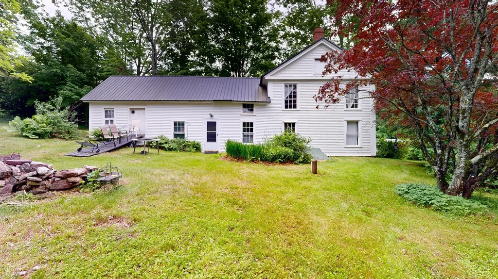 10 Picnic Hill Road Albany Twp ME 04217