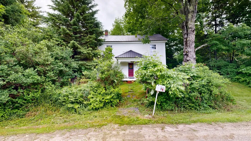 10 Picnic Hill Road Albany Twp ME 04217
