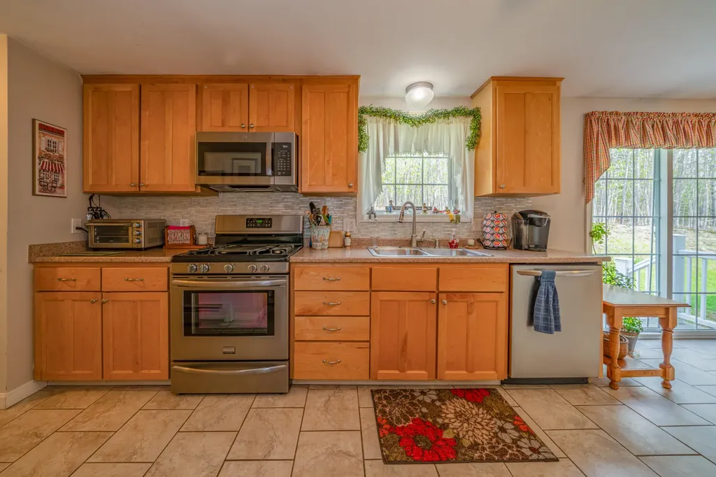 22 Castaway Drive Orland ME 04472