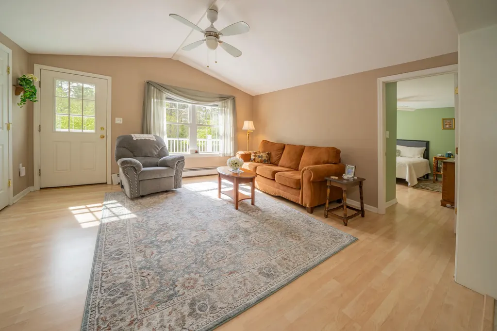 22 Castaway Drive Orland ME 04472