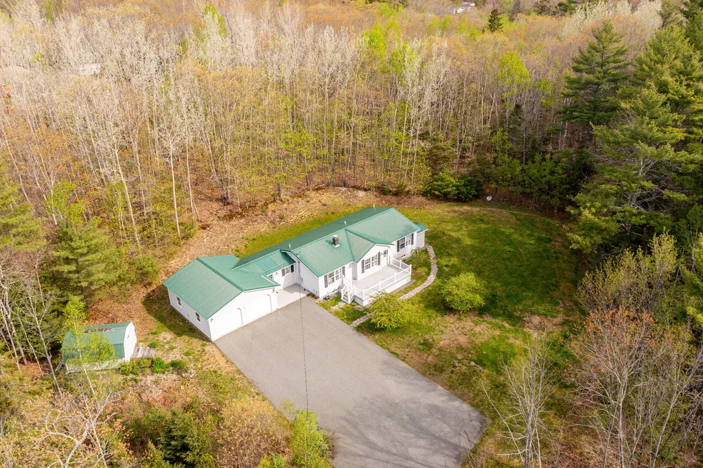 22 Castaway Drive Orland ME 04472