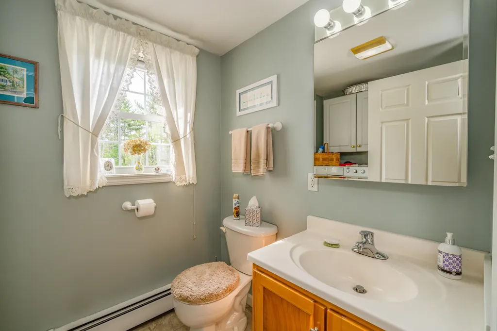 22 Castaway Drive Orland ME 04472