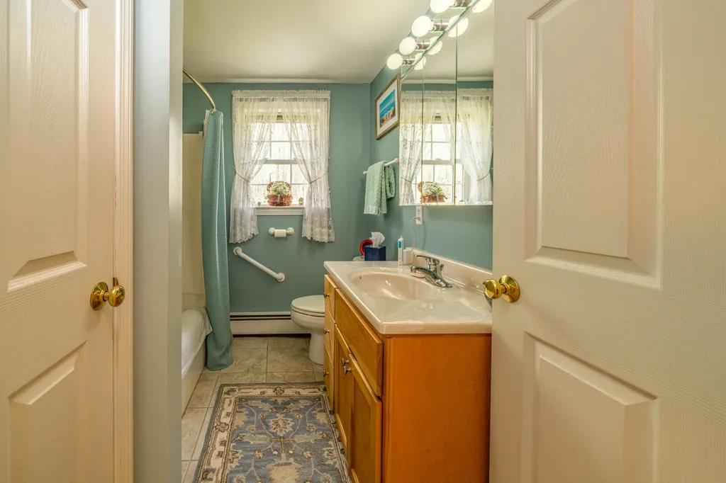 22 Castaway Drive Orland ME 04472