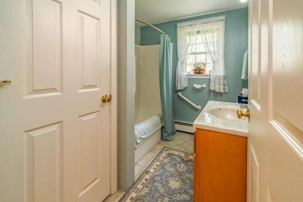 22 Castaway Drive Orland ME 04472