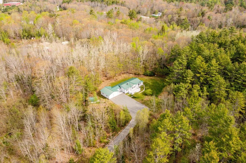 22 Castaway Drive Orland ME 04472