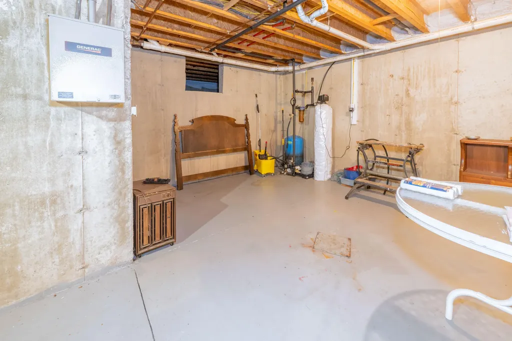 22 Castaway Drive Orland ME 04472