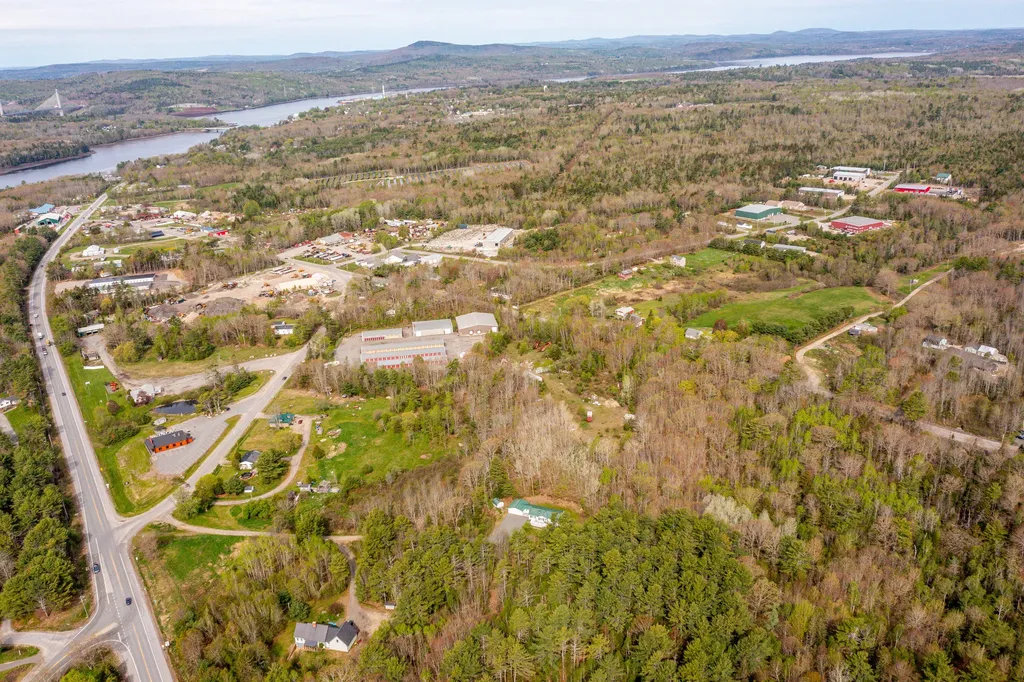 22 Castaway Drive Orland ME 04472
