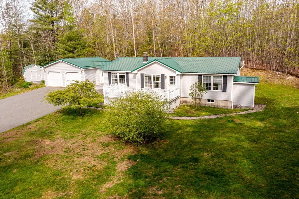 22 Castaway Drive Orland ME 04472