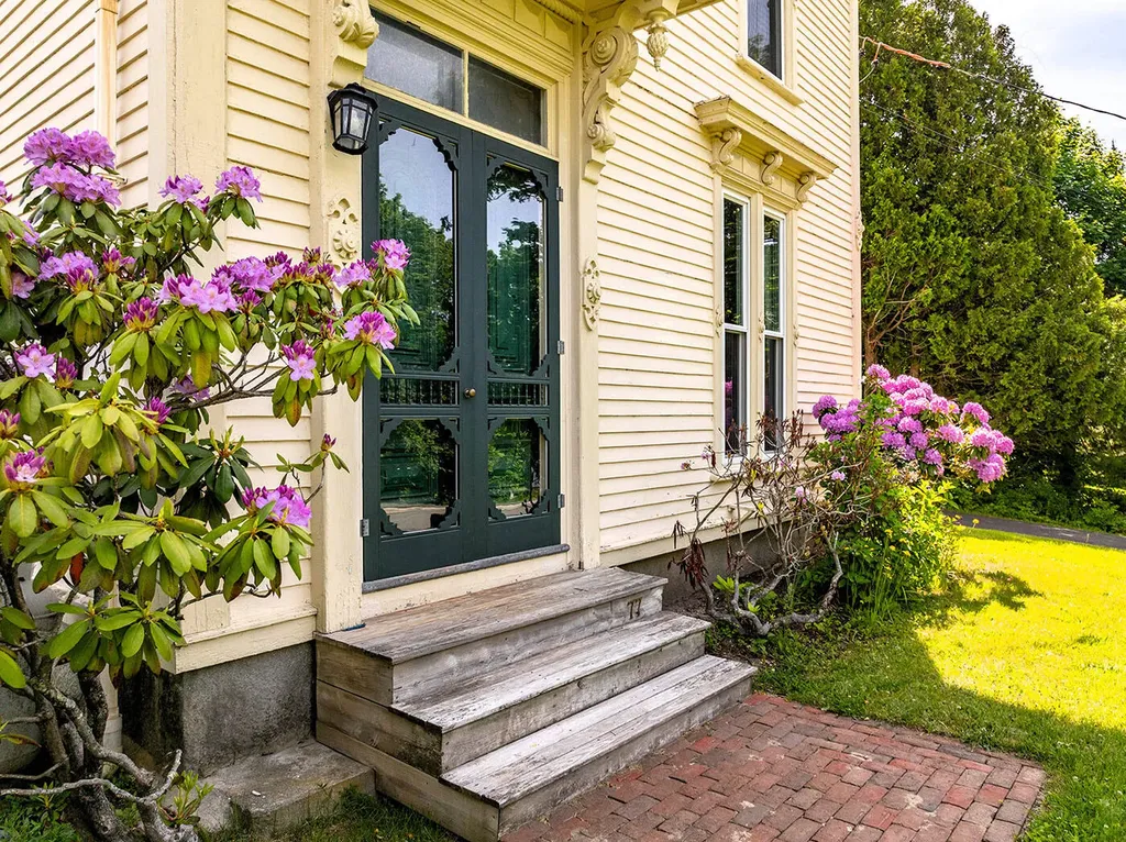 77 Main Street Rockport ME 04856