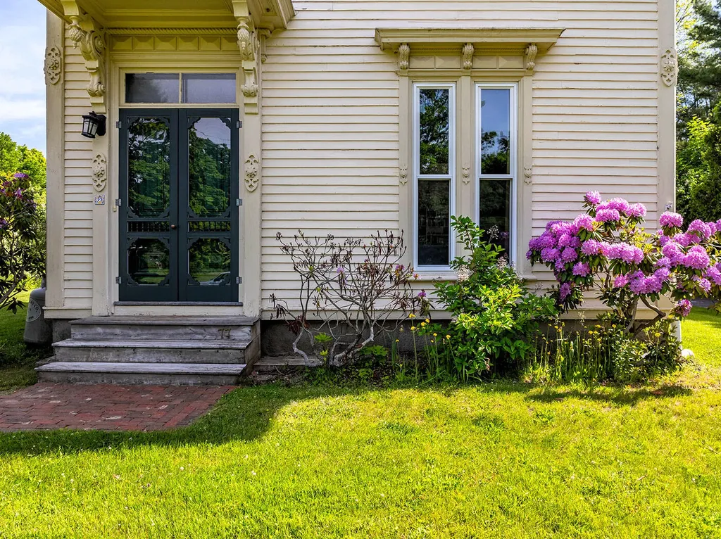77 Main Street Rockport ME 04856